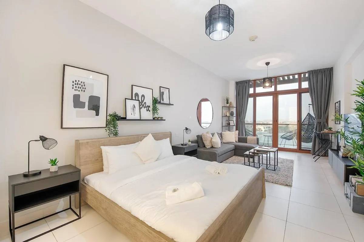 Tranquil Studio With Unmatched Ocean Views In Palm Dubai