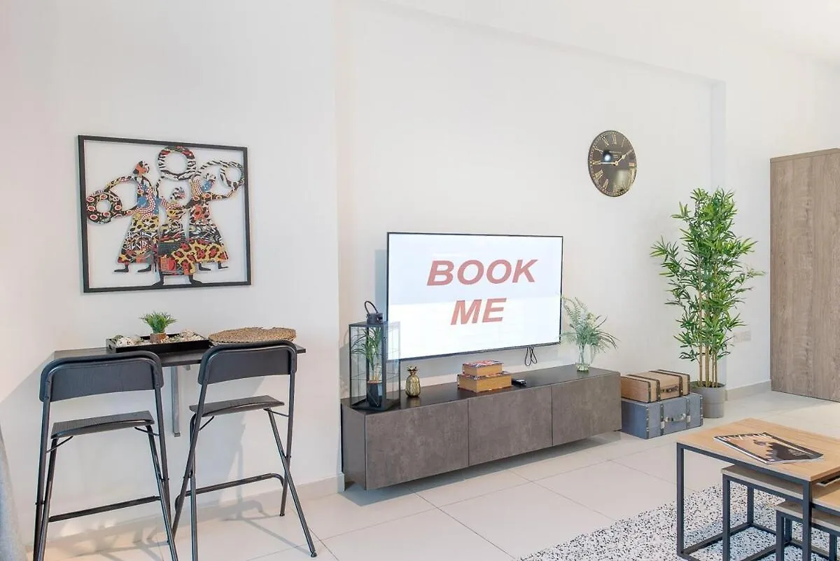 Tranquil Studio With Unmatched Ocean Views In Palm Dubai