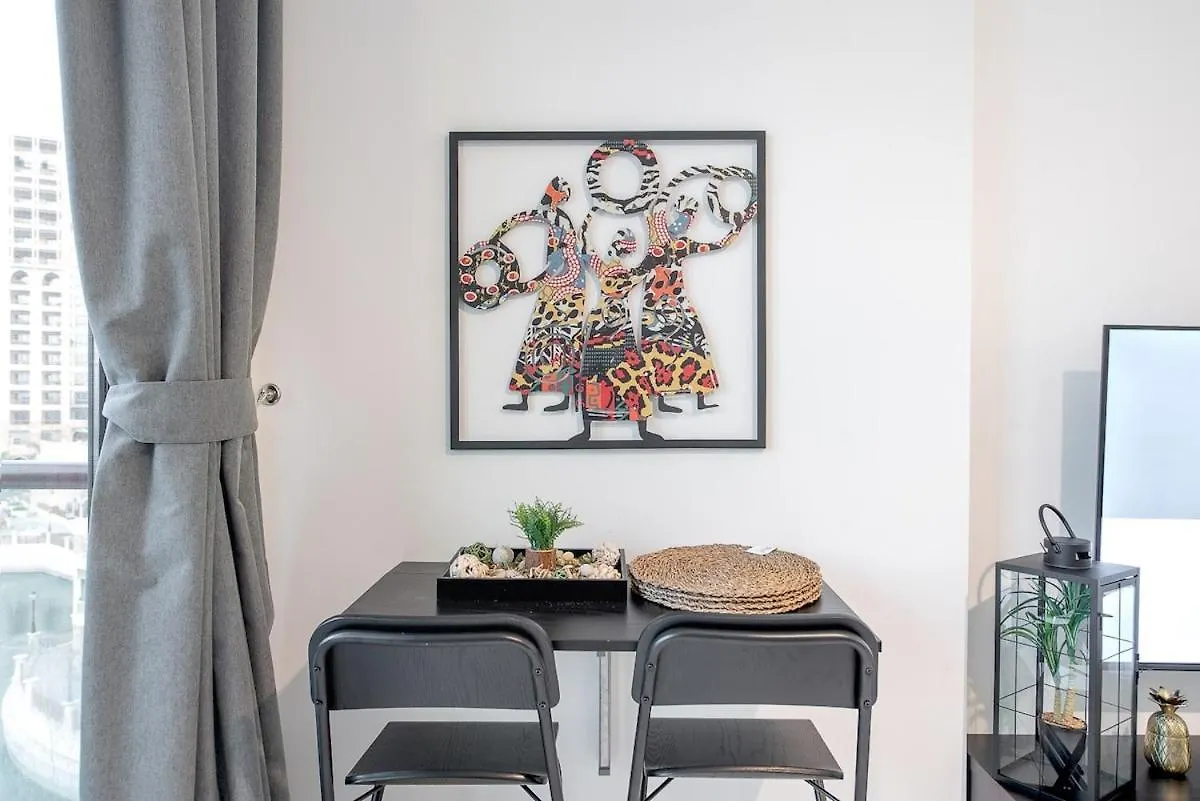 Tranquil Studio With Unmatched Ocean Views In Palm Dubai Apartment